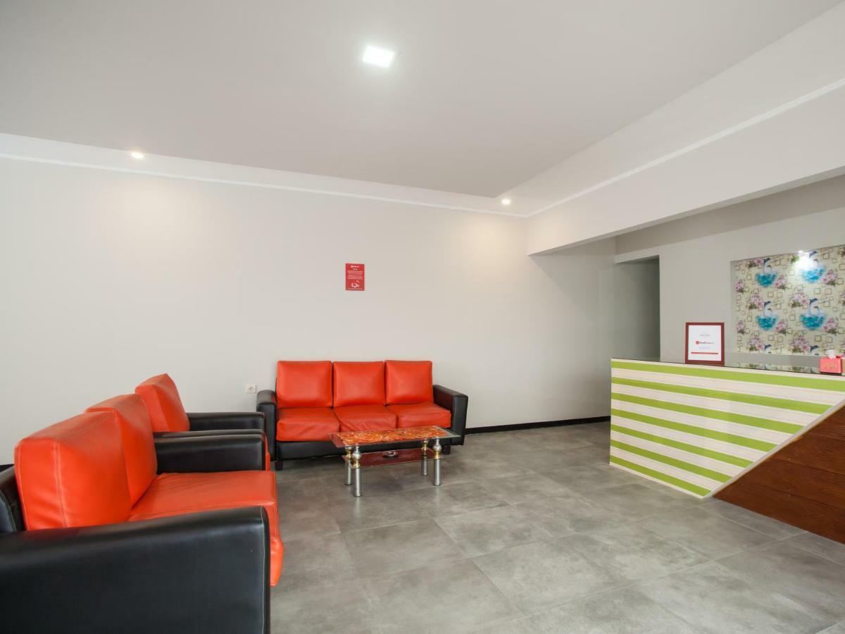 Reddoorz Plus Near Banyuwangi Airport Bagian luar foto